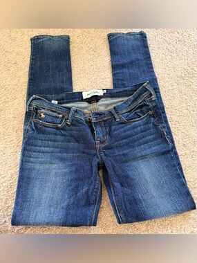 Abercrombie & Fitch Women's Skinny Jeans in Dark Blue Wash